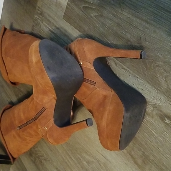 SUEDE BOOTS Size 8 - Picture 4 of 4